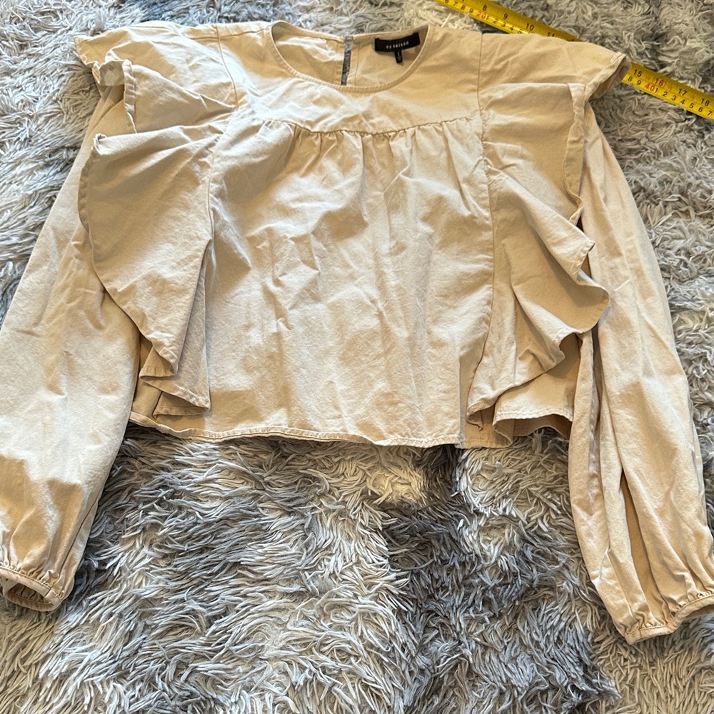 M—En Saison Cream Ruffle Blouse